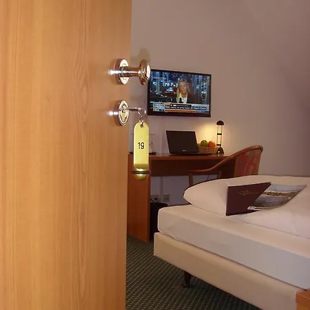 & Restaurant Engel Hotel 3*